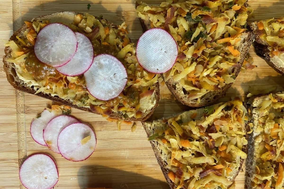 Carrots and Hummus Toast